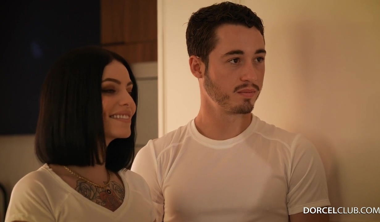 Lauren Walker Clara Horny Threesome