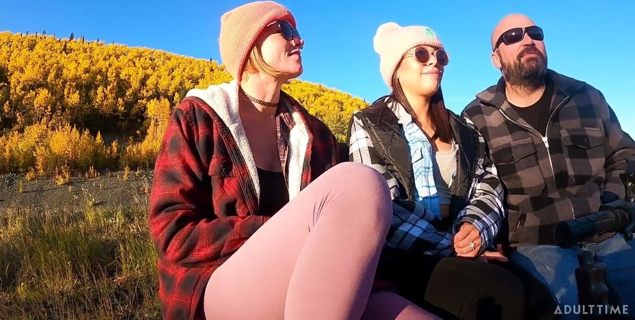 Lana Mars Akgingersnaps Alaska Road Trip