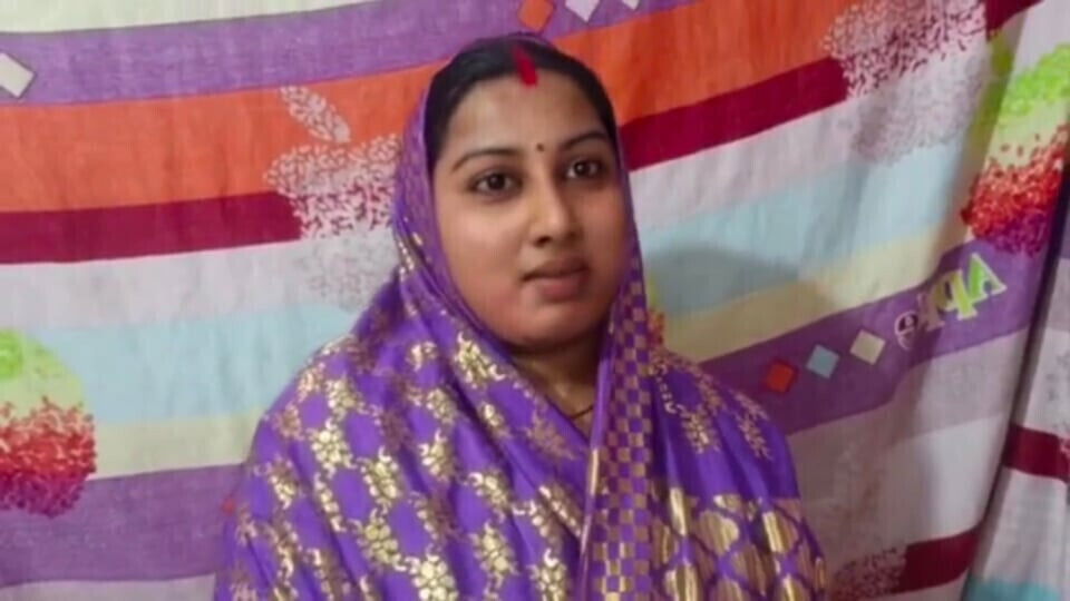 Sasur Bahu chut mein pani nikal