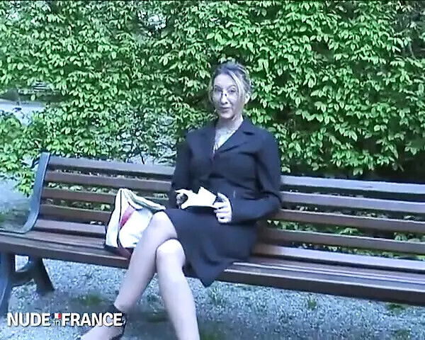 Amateur busty milf with glasses gets hard banged