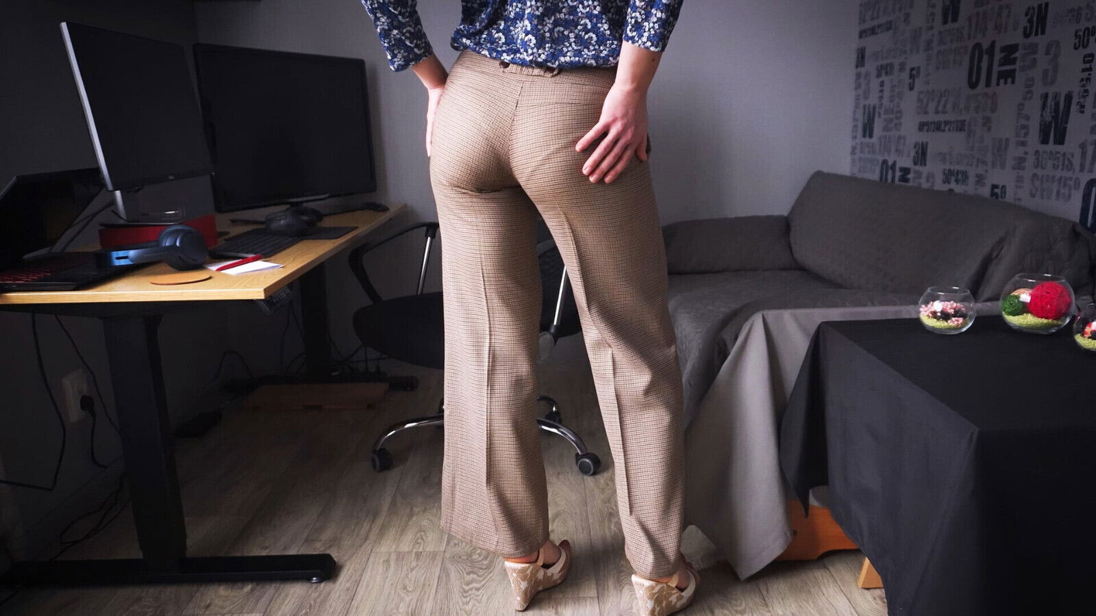 Secretary Teasing Visible Panty Line Tight Work Trousers