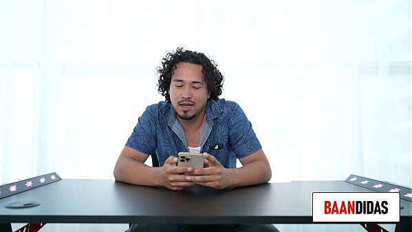 Luisito tefornica esta listo para follarse asistenta primer unboxing porno.