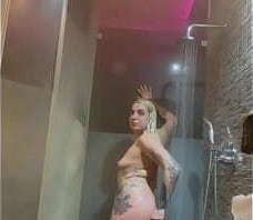 Alina Modelista making a hot sexy shower like her