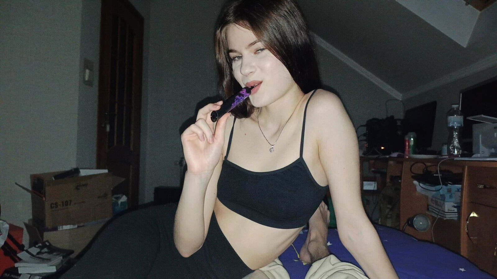 stepmother decided exchange e-cigarette dick!