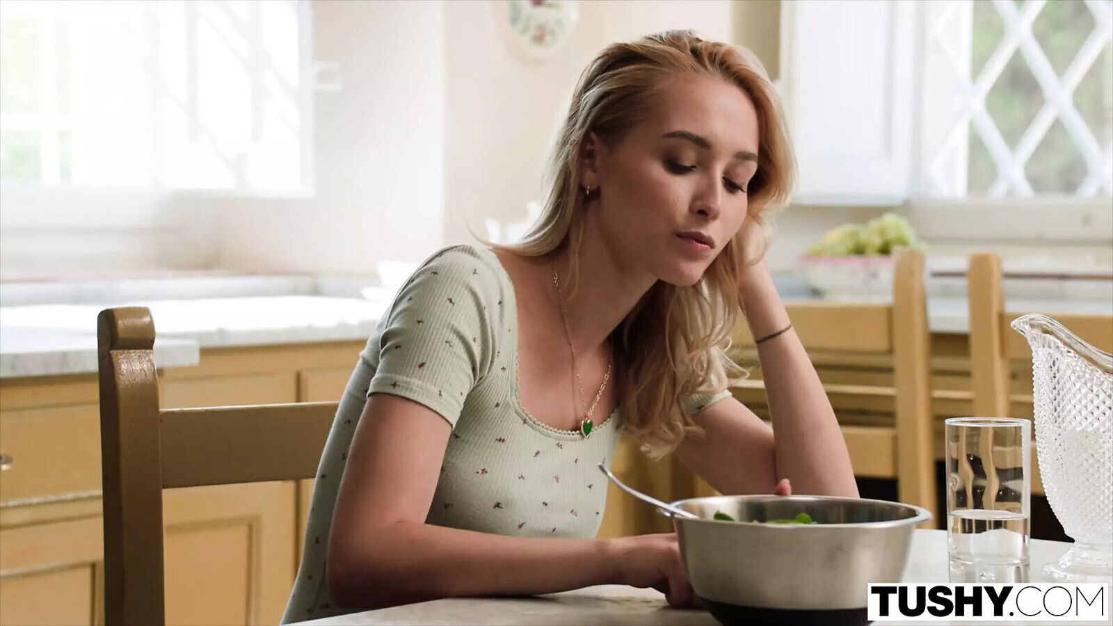 TUSHY Reformed Girl Kelly Bored Being Good