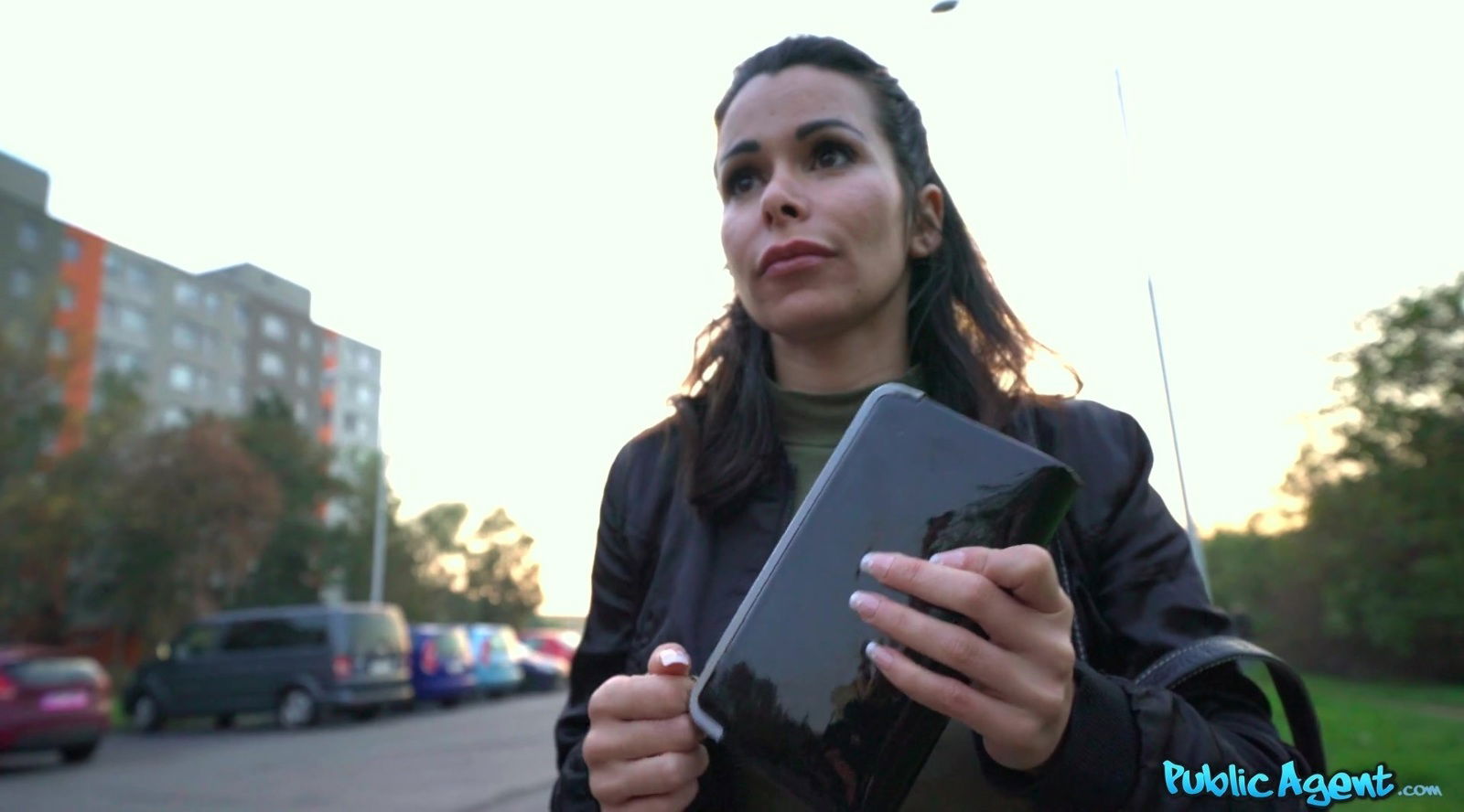 Jessy enjoys while giving boyfriend nice blowjob