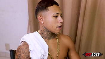 Novinho pirocudo fodendo chefe