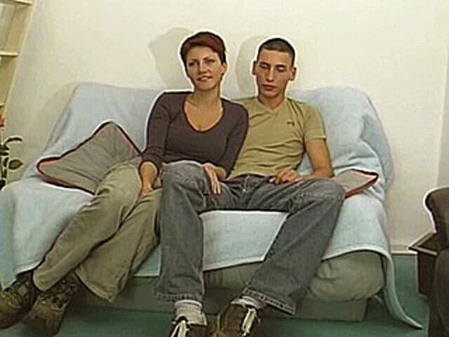 Gorgeous amateur young couple fisrt blowjob camera