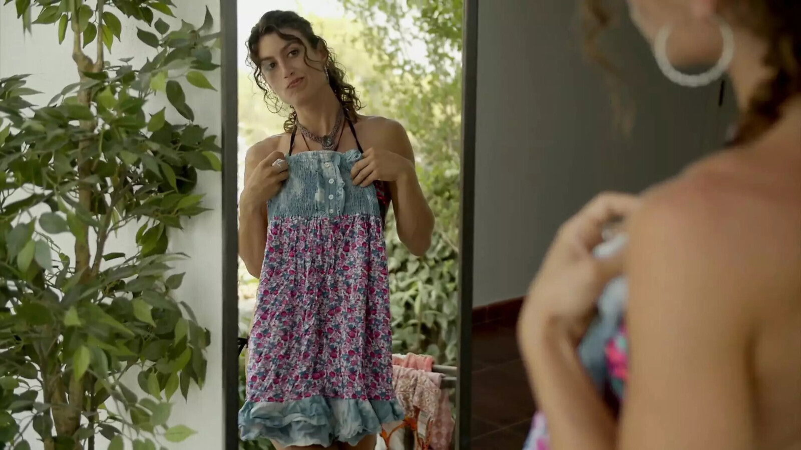 Poolside Play Gets Lesbian Babes