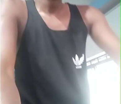 DOIS JOVENS FICARAM TROCANDO OLHARES ACADEMIA, SEGUIDA NEG&Atilde_O CASA DESCONHECIDA FUDER GOZANDO DENTRO