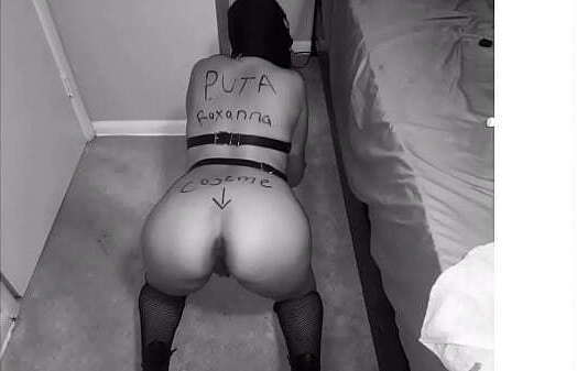 Sexy Roxy total slave watch leash like good whore PUTITA ROXY ENCANTA SUMISA PARA AMOR OBSERVEN COMO PONEN COLLAR PERRA