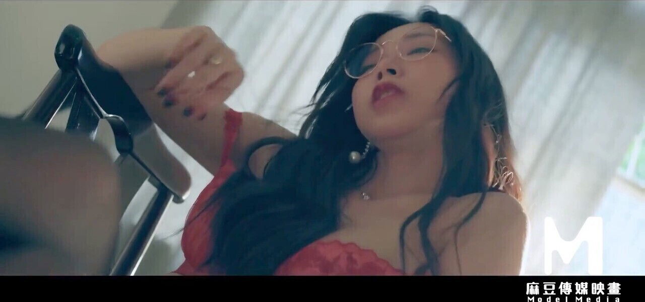 Seductive Asian milf Qing reveals secret seducing student-teacher