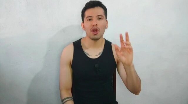 Jovencito twink 21años sexo oral vergota mejor amiga!