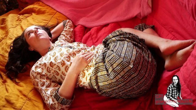 Barefoot Modest MILF Girlfriend Reads Sunshine Part Tryst