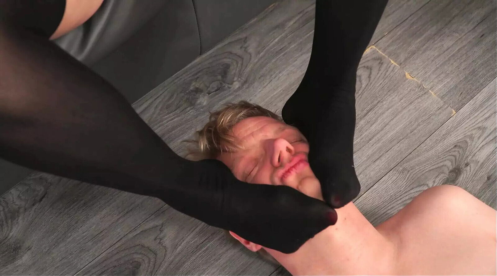 Nicole Dupapillon Sexy Foot Love