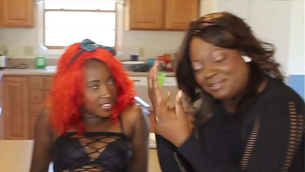 SuperHot Lesbian pusssy licking kitchen with Lisa Rivera Cassidy Cash