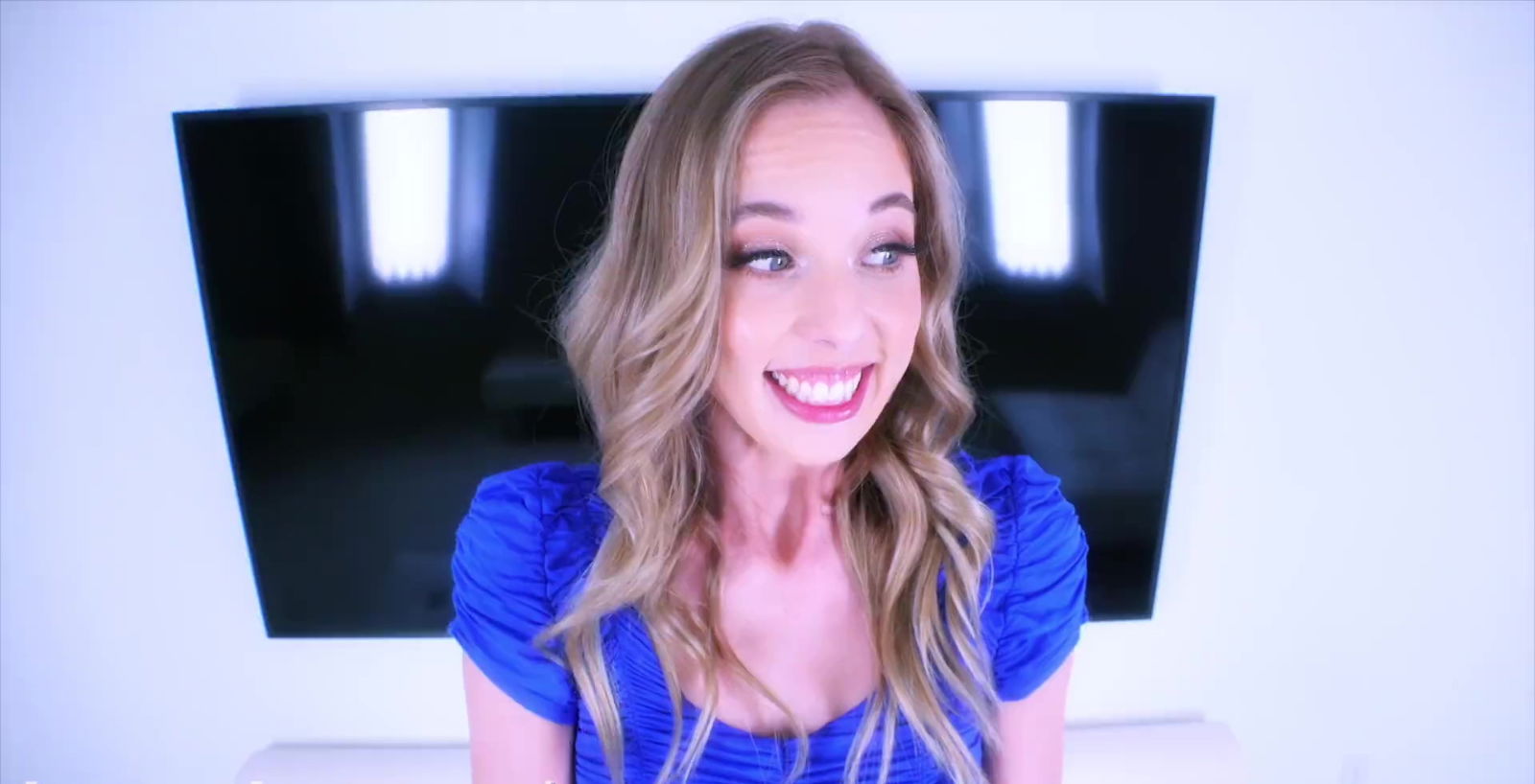 Blue-eyed blonde Millie Morgan swallows cumshot after steamy fuck