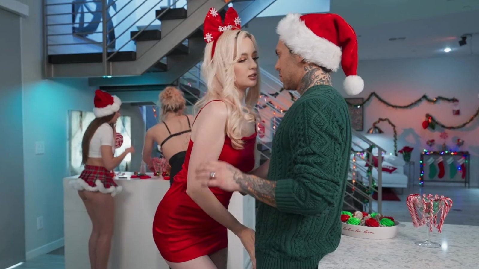 Blonde Lexi Lore gets eaten fucked hard tattooed stud