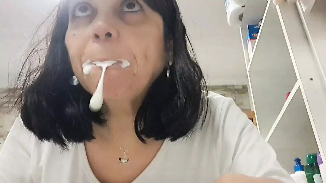 Sexy brusher morning