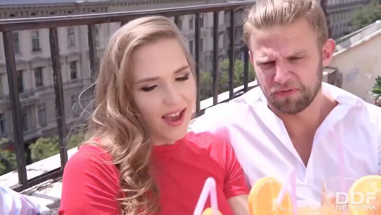 Nicole Pearl: Russian Vixen Double Penetration Threesome