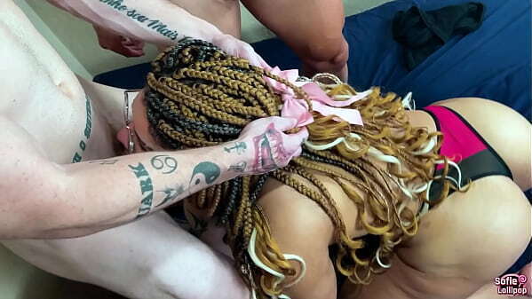 Sofie Lollipop fudendo muito Carmona &amp_ Kang menage safado [part02 preview)