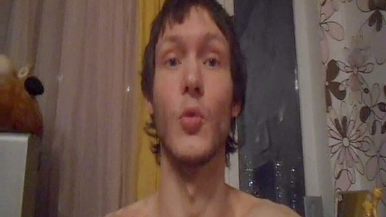 small porno featuring unique self-pleasure shaft.