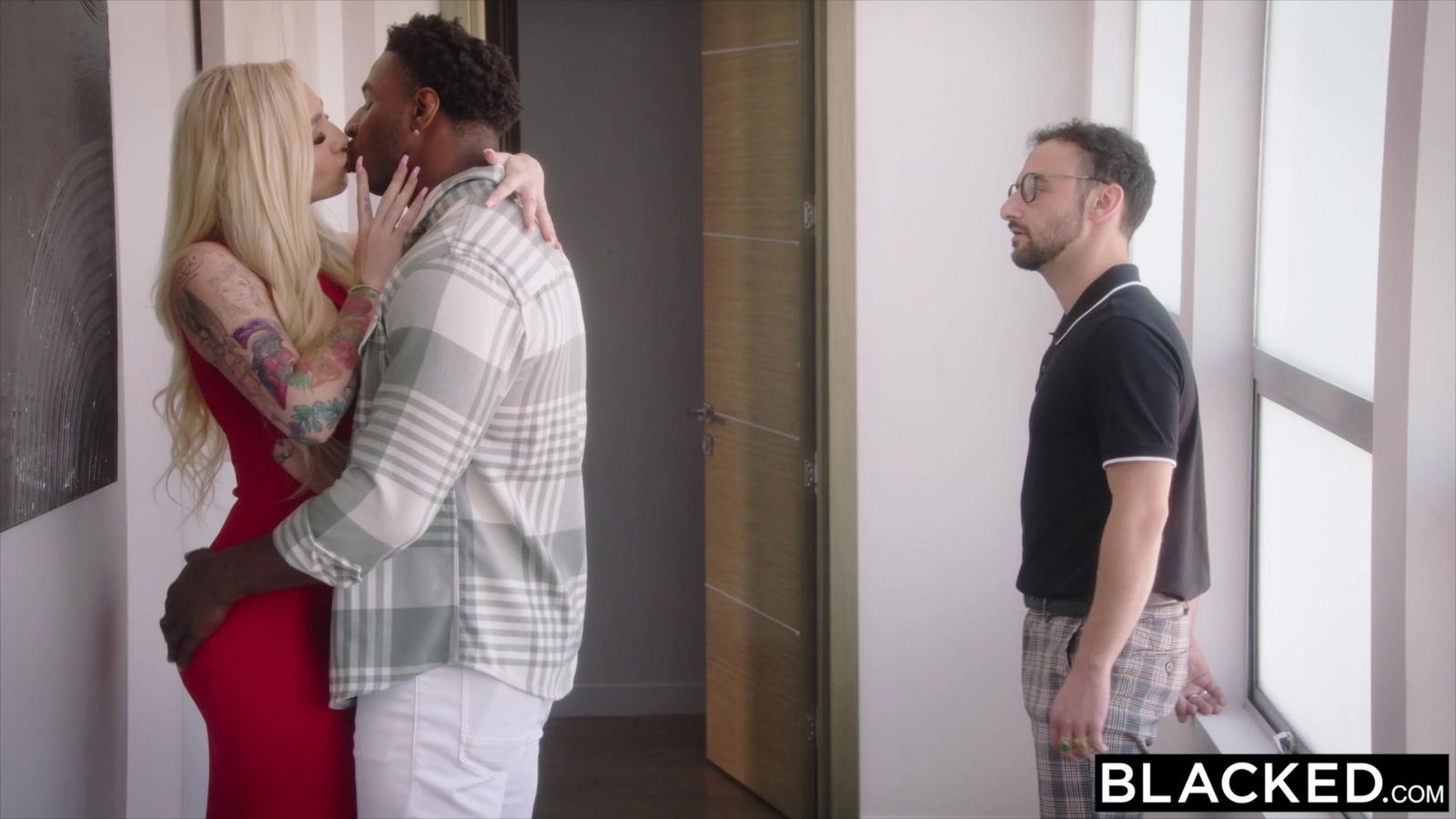 Mega busty blonde Kendra Sunderland sucks gets pussy blacked