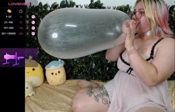 Bored Camgirl blows condom balloon LIVE