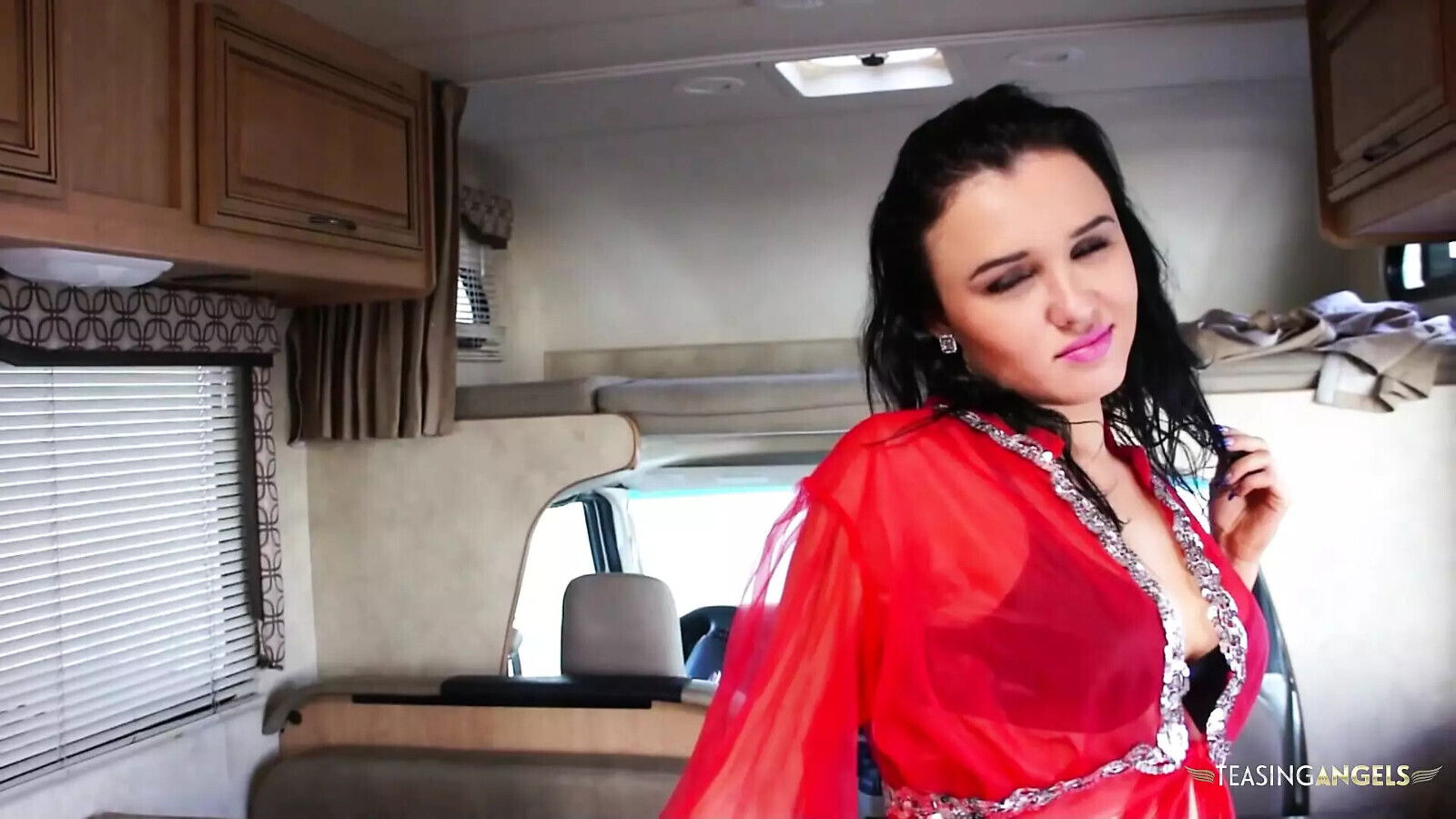 Cheating wife exposes juicy tushy horny neighbor