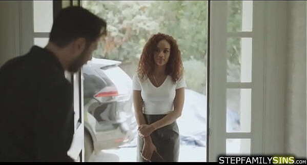 Stepdad making ebony stepdaughter squirt