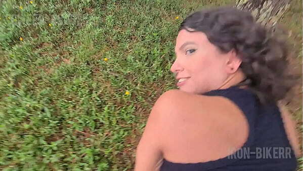 Fucking QweenSG lake house cumming mouth!