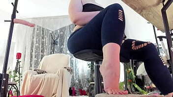 Curvy MILF Tigh Jeans Leggings Sitting Typing Ignoring Teasing/// Curves, Natural, Voyar, Jeans, Leggings, Feet, Posing, teasing
