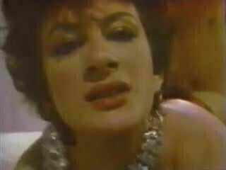 Face look into camera! (Retro)