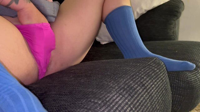 schoolgirl girlfriend likes masturbate before going school