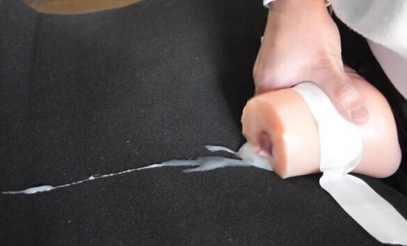 貫通オナホで腰へこオナニーしちゃいました【大量射精】