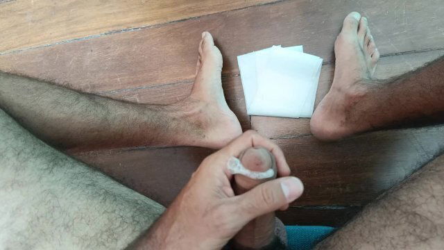 Mesmo doente tenho bater punheta gozar gostoso